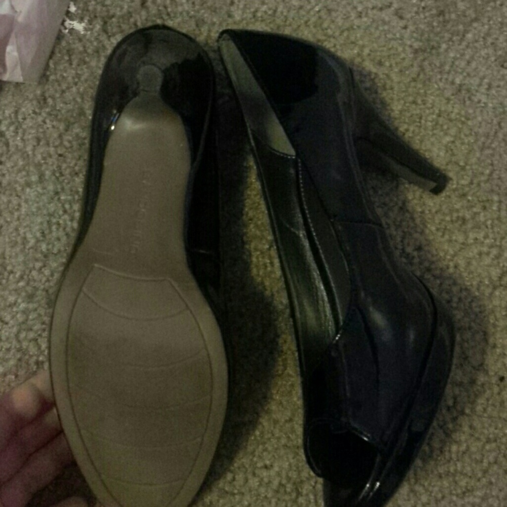 Heels - Picture 4 of 4